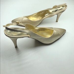 Versani gold sandals 👡 Sz 7.5 B